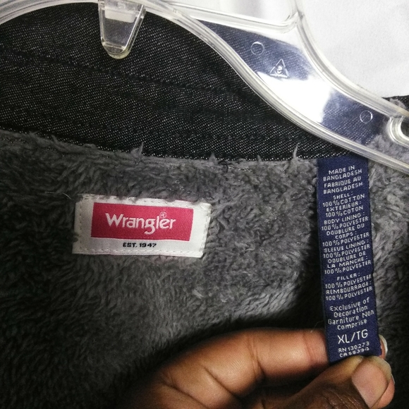 Wrangler Sherpa Lined Denim Shacket - Picture 7 of 9